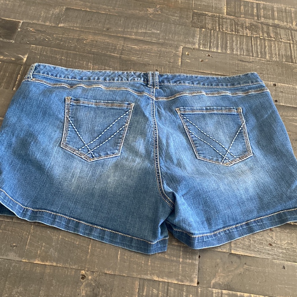 Torrid Denim Jeans - Picture 3 of 4